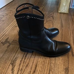 Black leather Frye Boots. Mid calf height